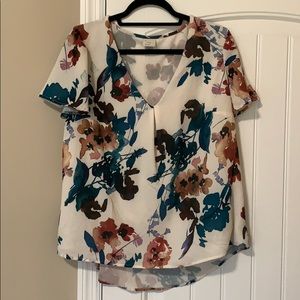 A New Day floral vneck. Size XL